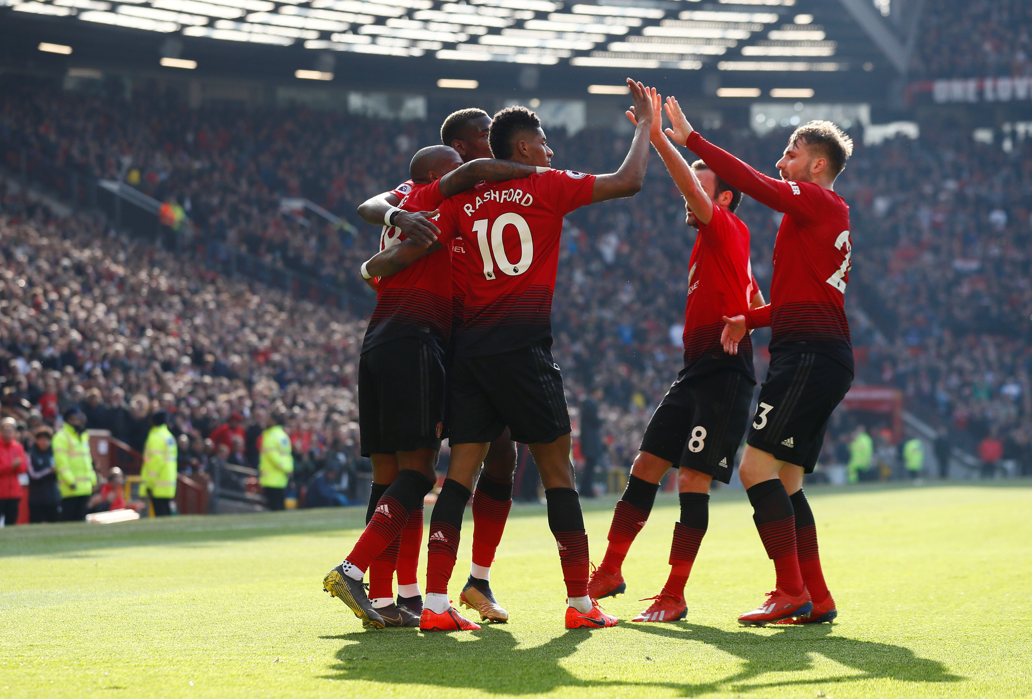 挥洒汗水的 挥洒汗水的